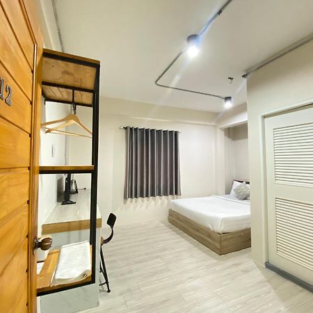 ซับรูมโฮเทล Subroom Hotel Surat Thani Exterior photo