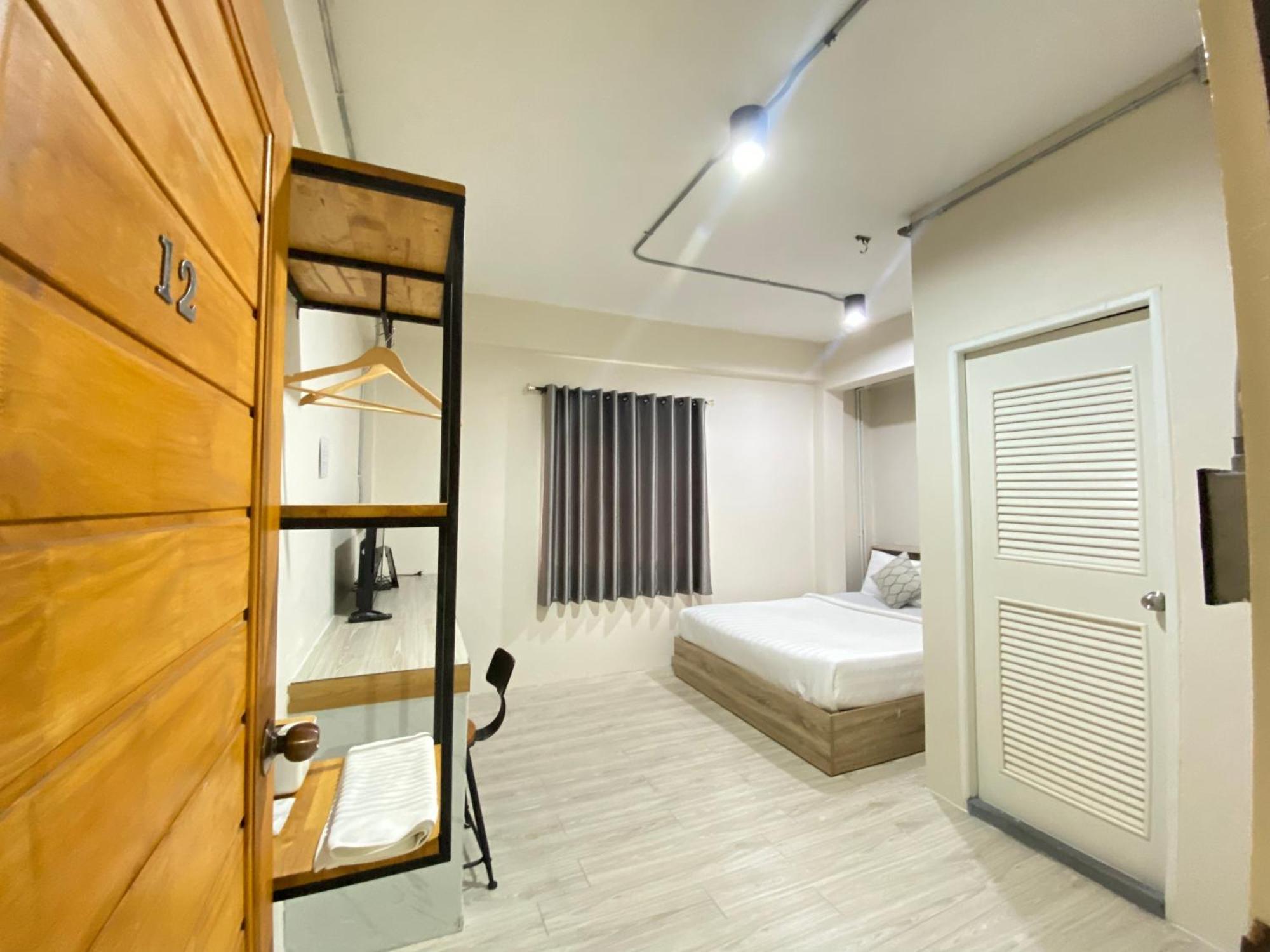 ซับรูมโฮเทล Subroom Hotel Surat Thani Exterior photo