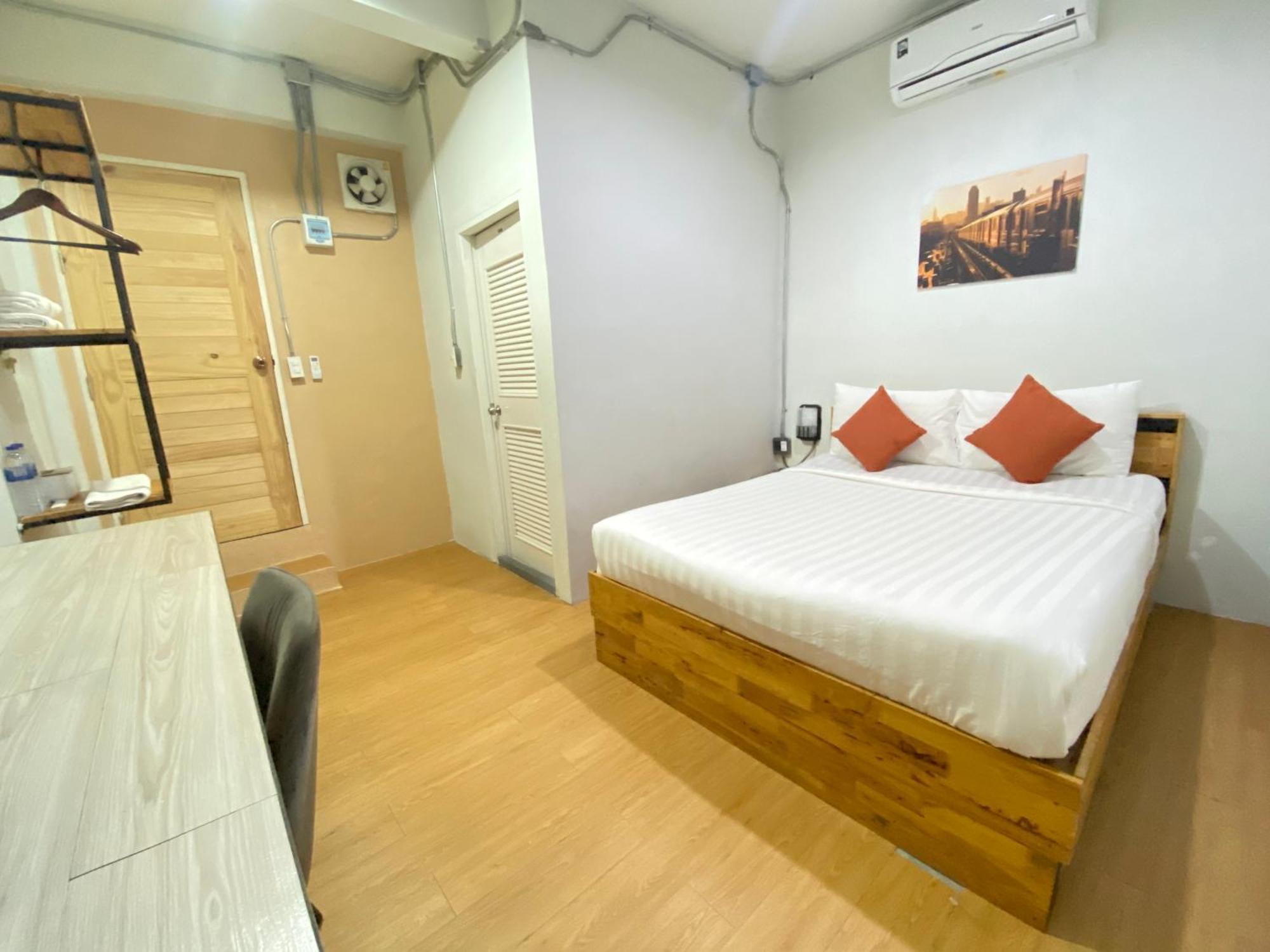 ซับรูมโฮเทล Subroom Hotel Surat Thani Exterior photo